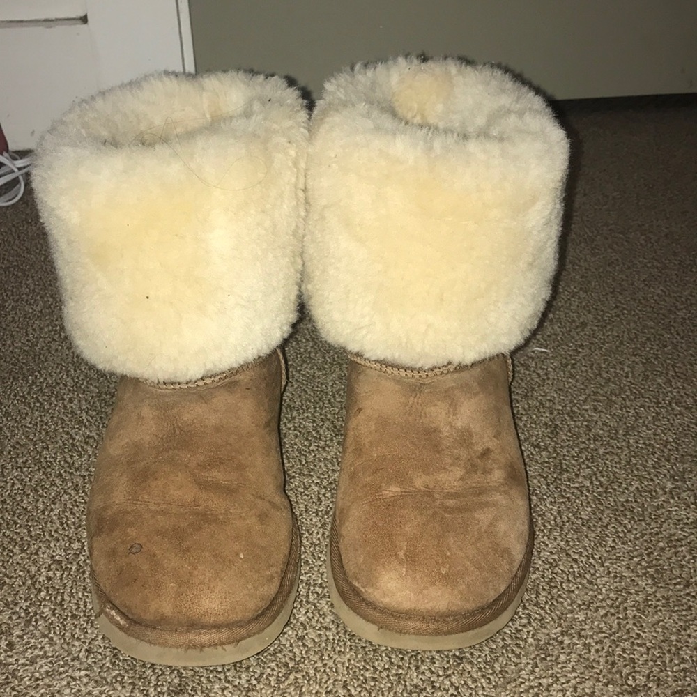 Slightly worn chestnut uggs